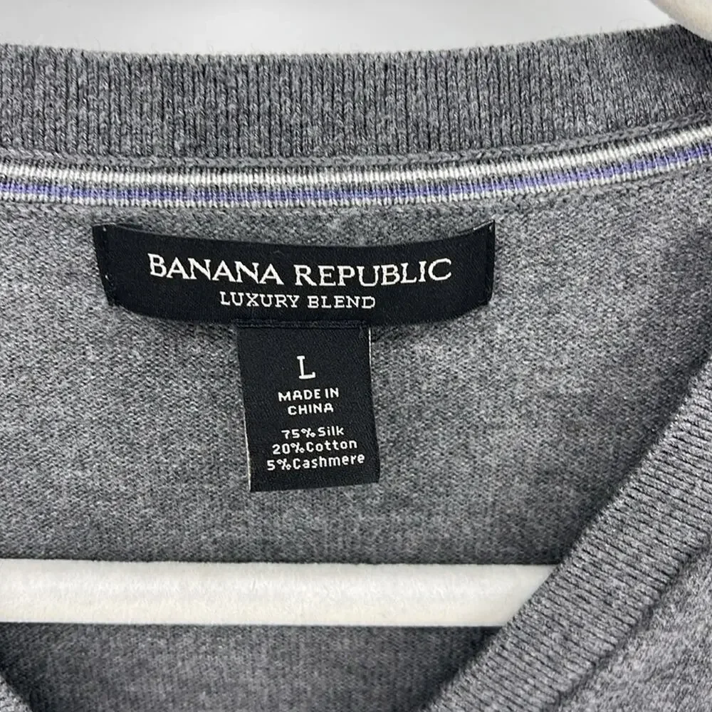 Banana Republic Luxury Blend silk cotton cashmere blend V-neck knit sweater L